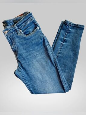 Lucky Brand Skinny Jeans in Medium Blue Wash